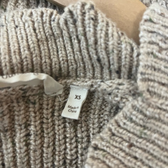 Soft Surroundings Beige V-Neck Sweater women’s size XS - Picture 4 of 5